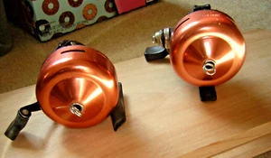 DOS (2) CARRETES DE PESCA SPINCAST VINTAGE ABU GARCIA ABUMATIC 120 SVANGSTA - SUECIA - Imagen 1 de 5