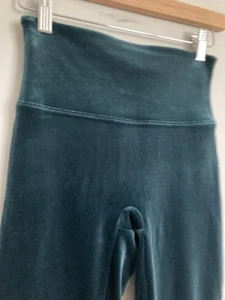 SPANX Samt Leggings MEDIUM grün Stretchbund - Bild 1 von 6