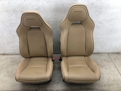 2011 ASTON MARTIN RAPIDE FRONT SEAT SET W/ SCREENS HEATED / COOLED BEIGE LEATHER Foto 1 de 4