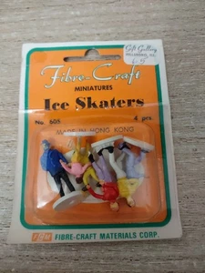 Vintage Miniature Fibre Craft Ice Skaters Figurines #605 4 Pieces - Picture 1 of 2