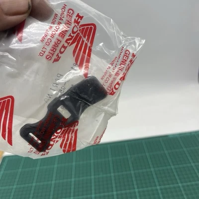 81309-958-680 Genuine Honda Rubber Band Carrier Rack Tie TRX NOS - Image 1 of 4