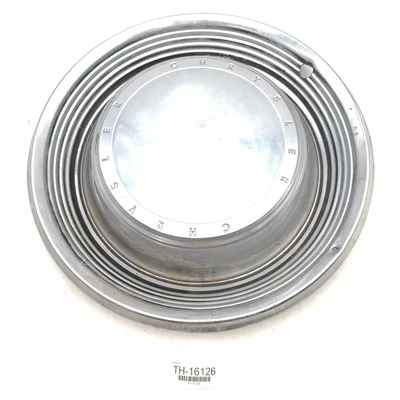 Calota central de roda Chrysler Newport 1970 1971 vintage genuína 15" OEM prata - Imagem 1 de 4