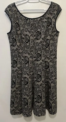 Nuevo Vestido Vaina Maggy London Talla 8 Estampado Floral Encaje Tostado Elástico Fiesta  Foto 1 de 4