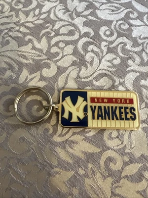 1992 New York Yankees Keychain By Peter David - Image 1 of 4