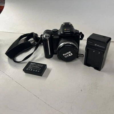 Kodak EasyShare P850 5.1MP Digital Camera w Gen Battery & Charger ( MACROs) 12X - Image 1 of 4