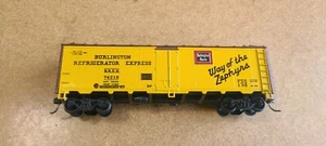 Athearn HO 40' Burlington Reefer Express Reefer #74218 w/kadee - Picture 1 of 3