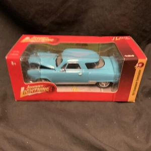 1951 Studebaker Commander 1:24 Release 49 Blue 2010 Johnny Lightning Car - Picture 1 of 6