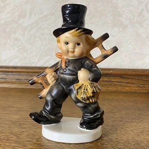 Figurina Goebel Hummel Spazzacamino Ragazzo con Scala Germania Vintage 5,25" - Foto 1 di 3