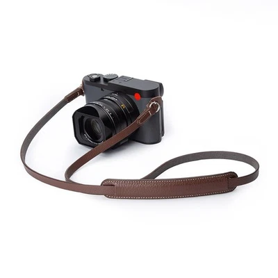 Funda protectora de cuero genuino vintage para cámara Sony A6700 con media envoltura Foto 1 de 4