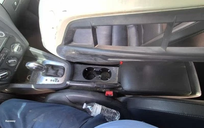 (LID ARMREST ONLY) Console Front Floor Fits 12-18 JETTA 2486524 Foto 1 de 4