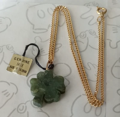 Trébol de Jade Genuino Colgante en Collar 16" Tono Dorado Nuevo De Colección Foto 1 de 3