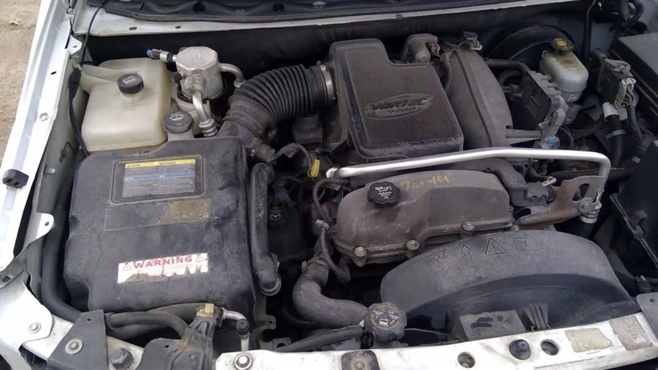 Grille Excluding Denali With Headlamp Washers Opt CE4 Fits 02-09 ENVOY 4186888 - Image 1 of 4