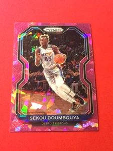 Tarjeta 58 Sekou Doumbouya... Detroit Pistons... Prizm Pink Ice Prizm 2020-21 - Imagen 1 de 2