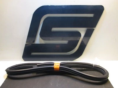 2006 Suzuki Aerio Wagon OEM Уплотнение Для Задней Двери Правого Пассажира  - Изображение 1 из 4