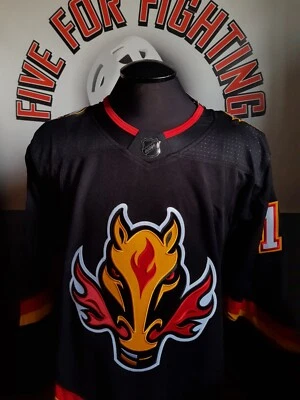 CAMISETA ADIDAS PRIMEGREEN MATTHEW TKACHUK CALGARY FLAMES BLASTY NUEVA CON ETIQUETAS 52 Foto 1 de 4