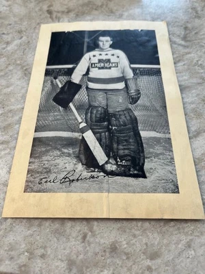 1934-44 Group One  Bee Hive Earl Robinson   New York Americans FILLER - Image 1 of 2