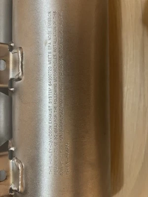 2018 Harley-Davidson FAT BOB 114 消声器出口套装 64900720 — 第 1/4 张图片