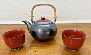 Japanische Arita Ware Porzellan Teekanne und 2 Tassen rot und grau Schiefer - Bild 1 von 5