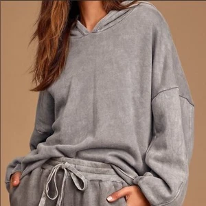 LULUS Sweatshirt XS grau Boot Haus Pullover Hoodie in Washed Charcoal Neu mit Etikett  - Bild 1 von 13