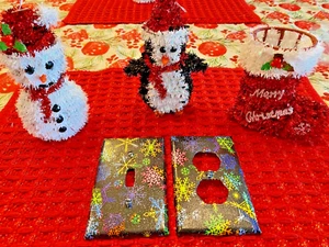 WEIHNACHTEN GLITZERNDE SCHNEEFLOCKEN HANDGEFERTIGTE SCHALTERPLATTE & STECKDOSENABDECKUNGEN SETS - Bild 1 von 16