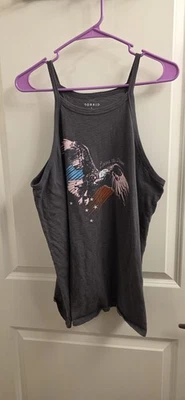 Camiseta sin mangas Torrid 1X gris cuello alto, ajuste clásico, ligera y transpirable. Usado 1X Foto 1 de 4