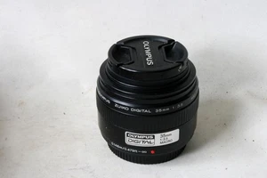MINT Olympus Zuiko Digital 35mm f3.5 Macro m4/3 lens - Picture 1 of 4