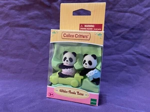 Wilder Panda Bär Zwillinge - NEU Sylvanian Families Calico Critters - Babypuppen - Bild 1 von 24