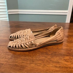 Tried on Nisolo Women’s Huarache leather sandal shoe size 10 almond color - Picture 1 of 9