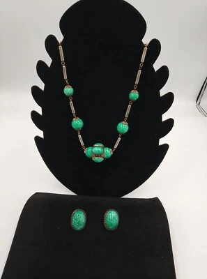 Art Deco Neiger 20er Jahre grüne und Emaille Perlenkette und Clip Ohrringe - Bild 1 von 4