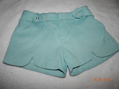 PRECIOSOS Pantalones Cortos Mayoral Niñas Talla 9 Verde Azulado Maltés con Acento Floral Elegante Tan Bonitos Foto 1 de 4