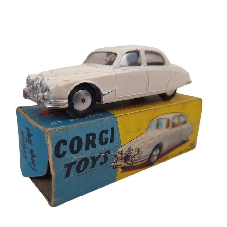 Corgi Toys 208 Jaguar 2,4 litros berlina blanco fundido a presión en caja Foto 1 de 4