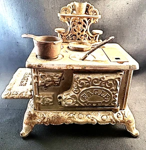 Antique Eagle Cast Iron Salesman's Sample / Antique Toy With Pot, Pan & Tool - Picture 1 of 17