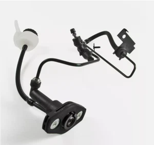 LuK Clutch Master Cylinder LMC471 For 1999-2004 Pontiac Grand & Oldsmobile Alero - Picture 1 of 1