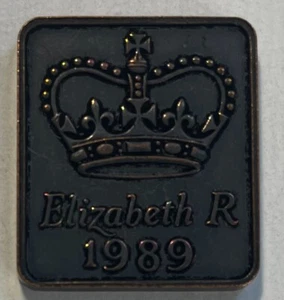 Great Britain Mint Medal Token 1989 - Crown & Royal Coat of Arms - Elizabeth II - Picture 1 of 3
