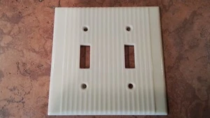 Vintage Marfil LEVITON Doble Interruptor Placa Cubierta Eléctrica Placa - Imagen 1 de 6