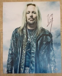 Foto autografiada 16x20 firmada por Vince Neil Motley Crue certificada por Beckett BAS #5 - Imagen 1 de 3