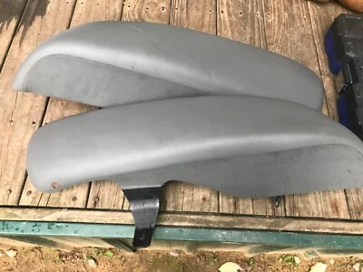 05-07 Juego de 2 Refuerzos Asiento Trasero Dodge Magnum Cuero Gris Foto 1 de 4