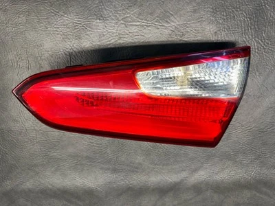 Luz trasera interior halógena derecha pasajero Kia Forte 2014 2015 2016 OEM Foto 1 de 4