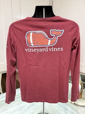 Camiseta para mujer Vineyard Vines camiseta de fútbol ballena roja pequeña manga larga LEER Foto 1 de 4