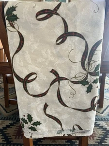 Klassische Lenox Holiday Nouveau traditionelle Tischdecke 60 x 120" Weihnachten Stechpalme - Bild 1 von 7