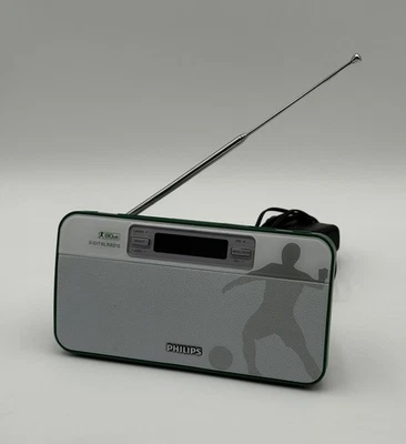 Tragbares Radio AE9011/02 Philips 99 Elf 90elf – Dein Fußball-Radio DAB - Bild 1 von 4