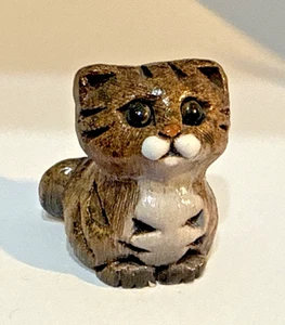 Artesania Rinconada Earthenware ~ KITTEN ~ 1 3/4" tall HandMade Figurine - Picture 1 of 8