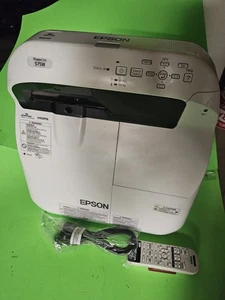 sewing Epson PowerLite 575W WXGA 3LCD Projector with new lamp hdmi - Picture 1 of 3