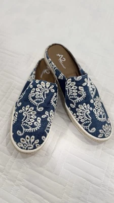 A2 by Aerosoles Zapatos Alpargata Azul Bordado Floral Sin Cordones Foto 1 de 4