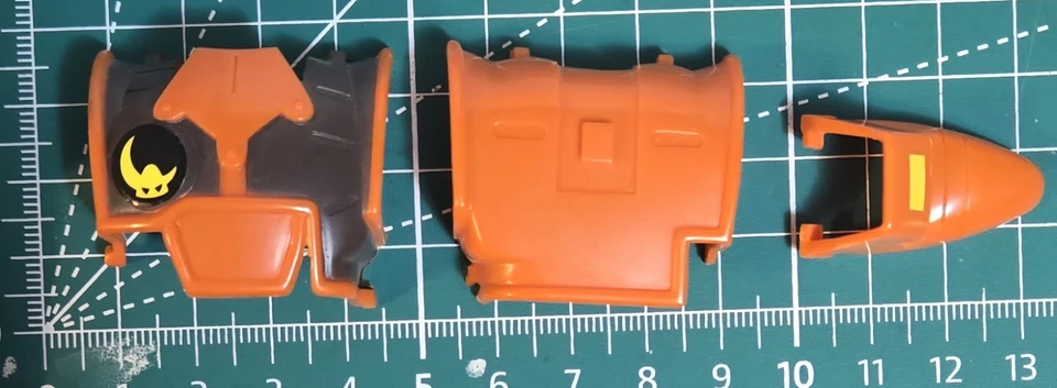 1995 Ronin Warriors Kento Figura Playmates Pecho Placa Delantera Trasera y Pie Izquierdo Foto 1 de 4