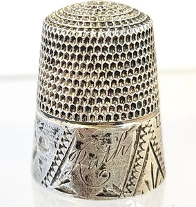 Antiguo dedal de ley Simon Bros talla 11 diseño grabado monograma RUTH - Imagen 1 de 17