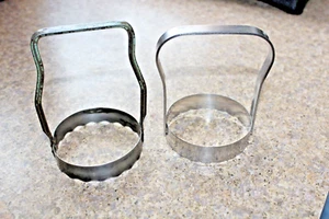 Cortador de galletas vintage de 3 pulgadas dos cortadores ambos tienen borde serrado - Imagen 1 de 4