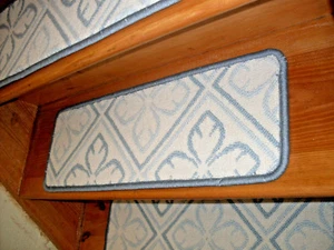 13 Stufen 9 Zoll x 30 Zoll + 1 Podest 21 Zoll x 30 Zoll getufteter Teppich Wolle Treppenstufen. - Bild 1 von 5