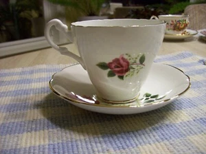 VINTAGE ROYAL ASCOT FINE BONE CHINA 2 PIECE TEA SET - MADE IN ENGLAND - Picture 1 of 5