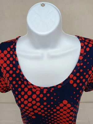 Blusa Lularoe para mujer pequeña azul con lunares rojos manga corta acampanada inferior Foto 1 de 4